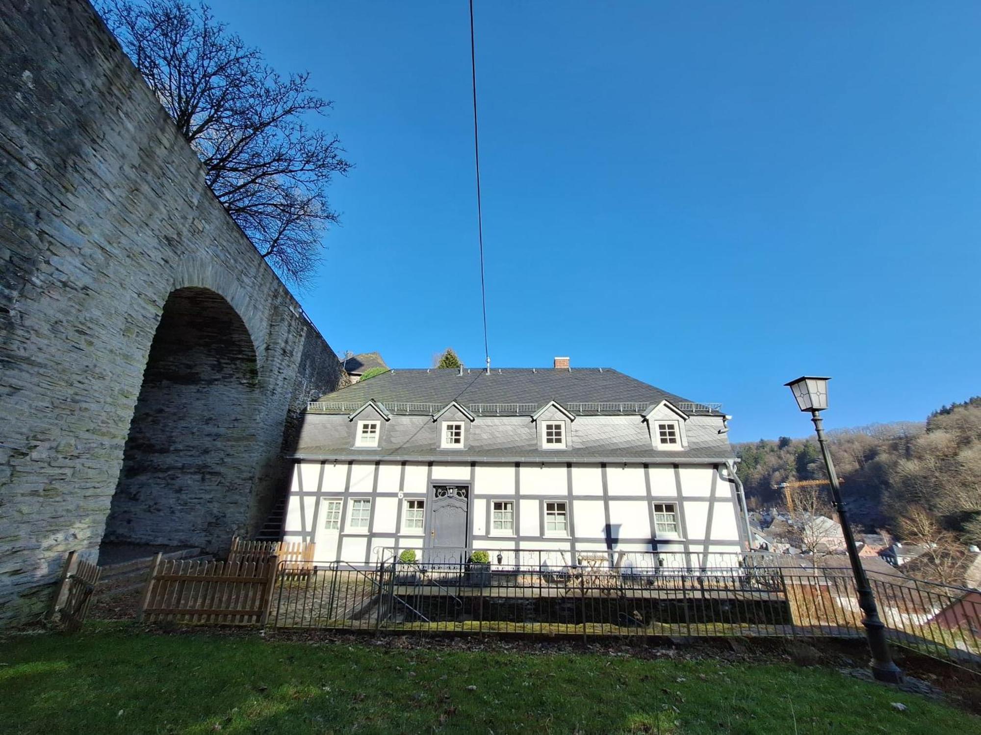 Апартаменты Stachelburg Моншау Экстерьер фото